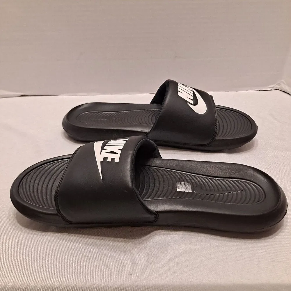Nike Men's Victori One Slide Sandals Size 12M Slip-On Black Swoosh Shoes